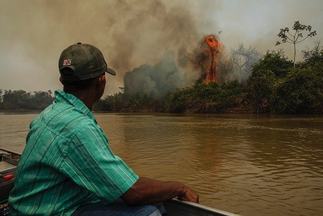 No Pantanal mato-grossense, incêndios ameaçam TIs Bororo e Guató