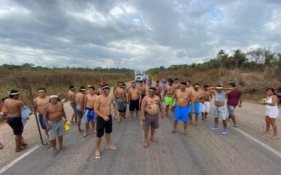 Indígenas bloqueiam BR-222 após aldeia amanhecer coberta de fumaça