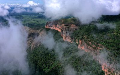 Fotógrafo de MT usa drone para monitorar incêndios florestais em Chapada dos Guimarães