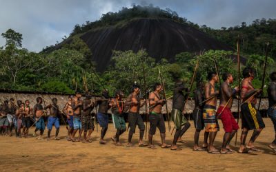 Garimpeiros atacam yanomamis com bombas de gás; clima de terror chega ao 8º dia